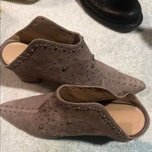 Studded tan cowboy boots - mules for cowboy carter